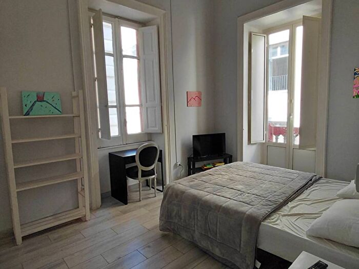 Appartamento trilocale in affitto in Tribunali, Napoli