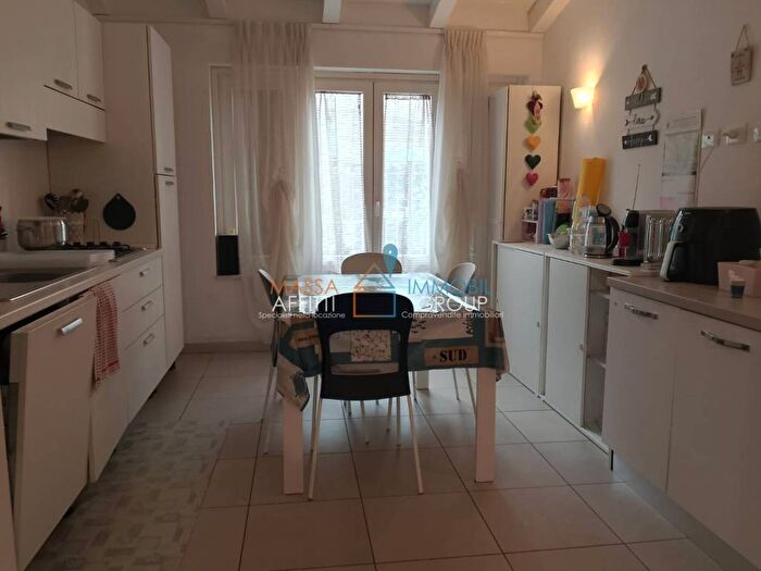 Appartamento con 5 locali in affitto in Via Adelina Zini, Marina di Massa Centro, Massa