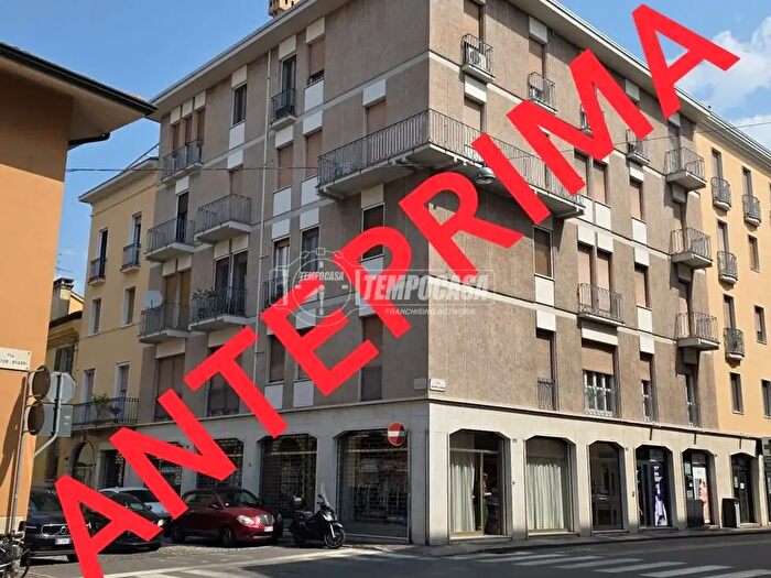 Appartamento trilocale in vendita in Via Giovanni Chiassi, Mantova