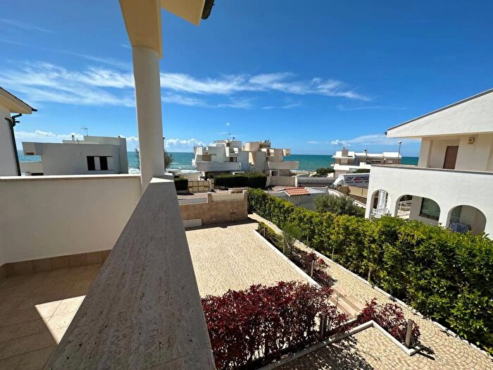 Casa con 6 locali in vendita in Lungomare Guglielmo Marconi, Santa Marinella