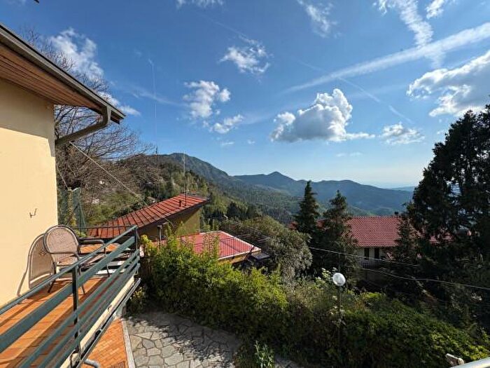 Casa quadrilocale in vendita in Via Roma, Baiardo
