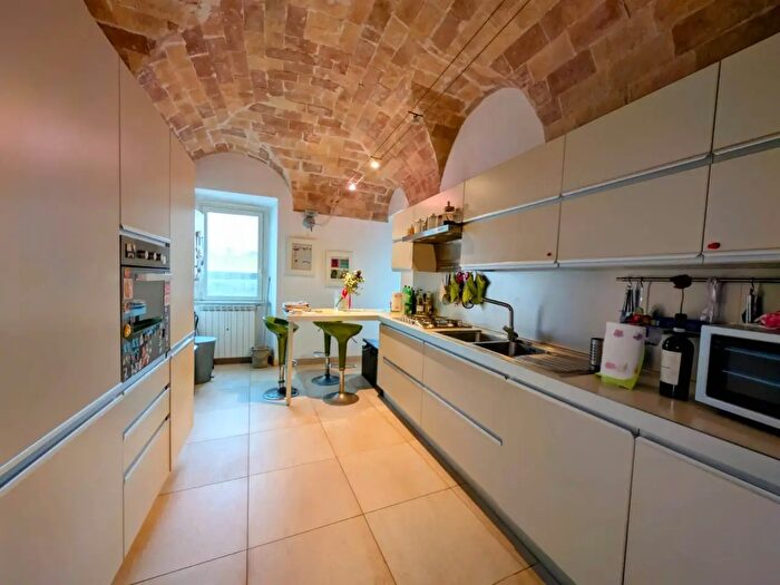 Casa quadrilocale in vendita in Via Montana, Tarquinia