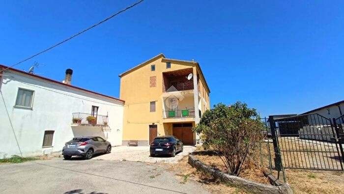 Casa con 10 locali in vendita in Via Svizzera, CoriglianoRossano