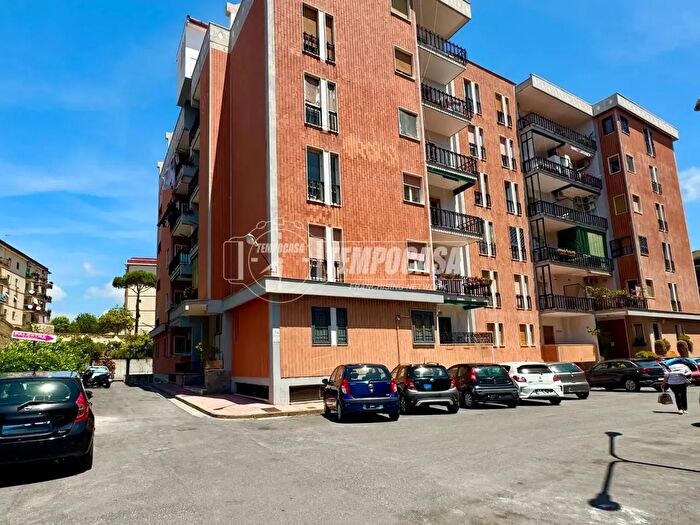 Appartamento quadrilocale in vendita in Via Alessandro d'Alessandro, Napoli
