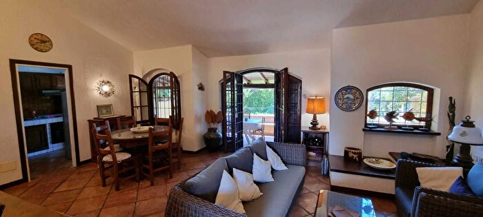 Casa con 8 locali in vendita in Via Terracina, San Felice Circeo