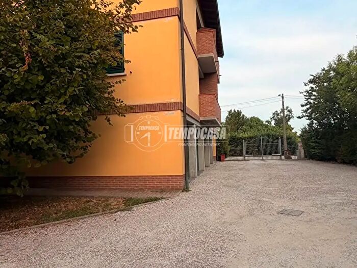 Appartamento trilocale in vendita in Via Contrada B, Correggio