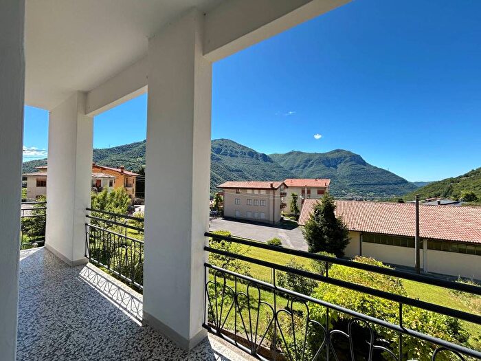 Appartamento trilocale in affitto in Via Giosuè Carducci, Ranzanico