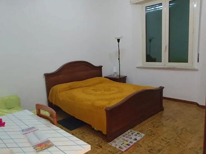 Appartamento con 5 locali in affitto in Pisa