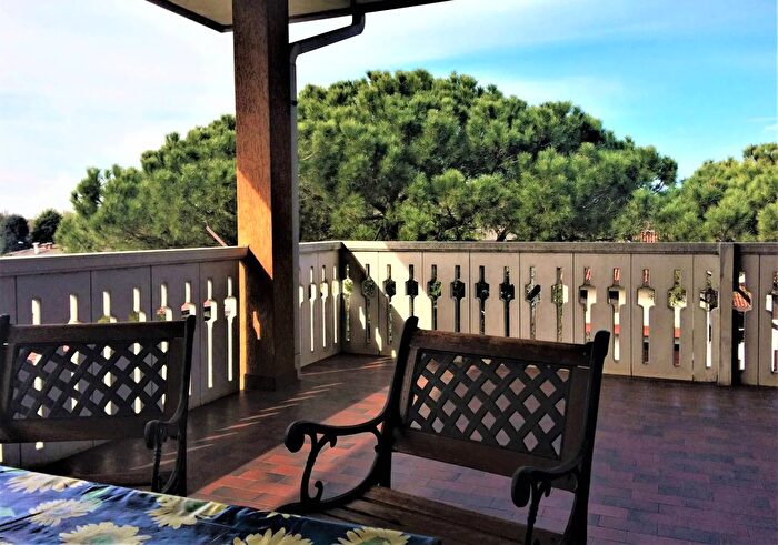 Appartamento con 7 locali in vendita in Via Francesco Cilea Noale, Noale