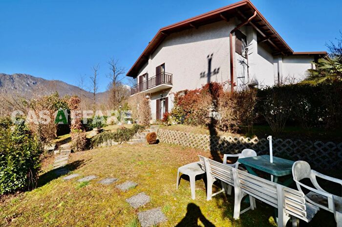 Casa trilocale in vendita in Via Antonio Locatelli, SantOmobono Terme