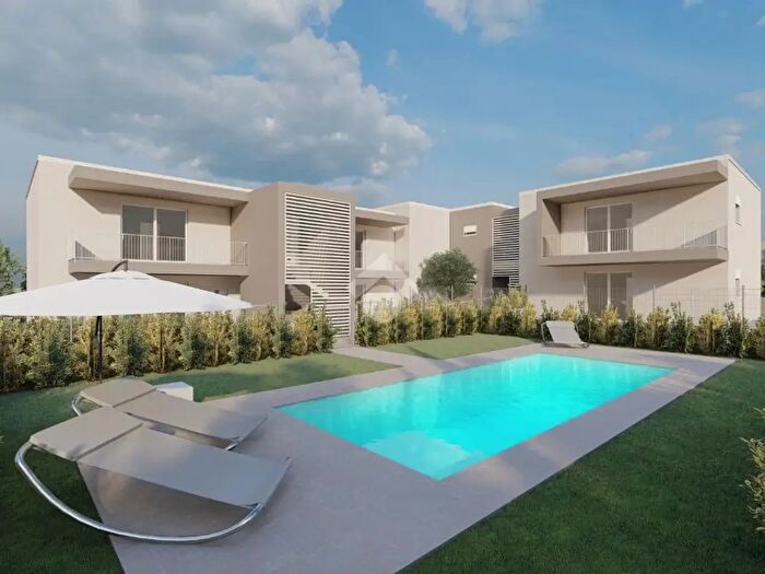 Appartamento trilocale in vendita in Località Marinoni, Peschiera Del Garda