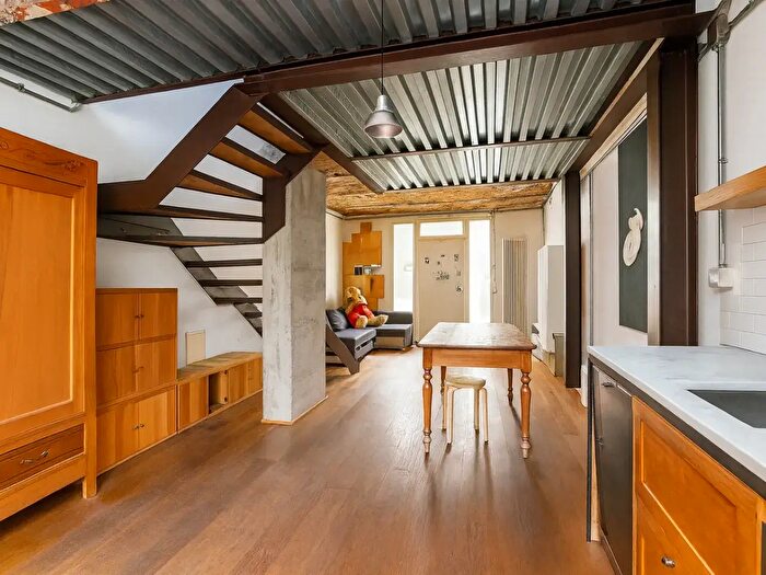 Casa con 5 locali in vendita in Cascina