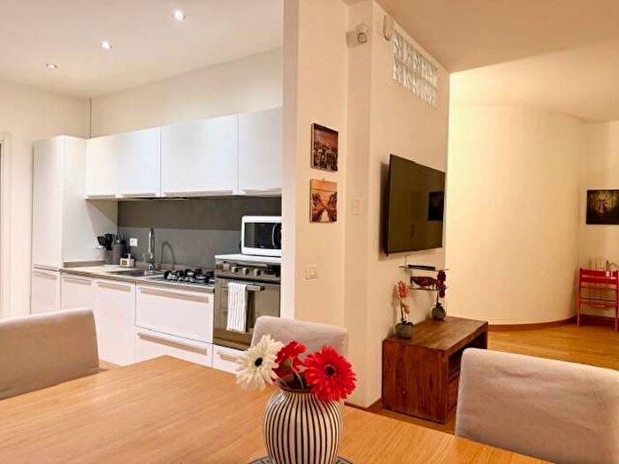 Appartamento trilocale in affitto in Via Angelo Carlo Fumagalli, Navigli Darsena, Milano