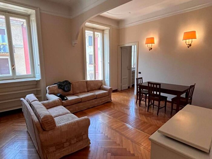 Appartamento trilocale in affitto in Via Sardegna, Frua, Milano