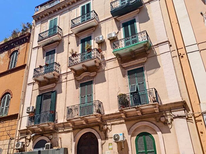 Appartamento bilocale in affitto in Via Francesco Crispi, Borgo, Taranto