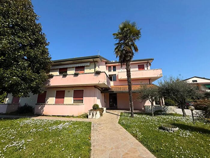 Appartamento quadrilocale in vendita in Vicolo Giacomo Zanella, Albignasego