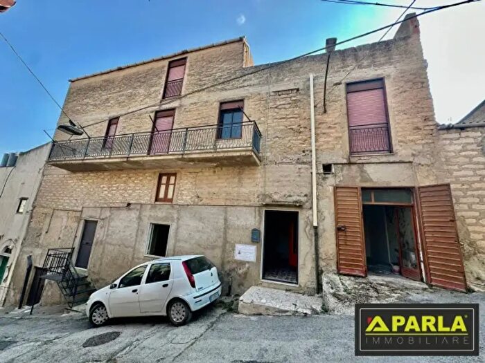 Casa con 6 locali in vendita in Via Orto Suor Maria, Canicatti'
