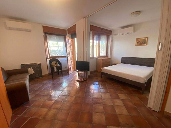 Appartamento monolocale in affitto in Via Giuseppe Garibaldi, Centro, Sabaudia