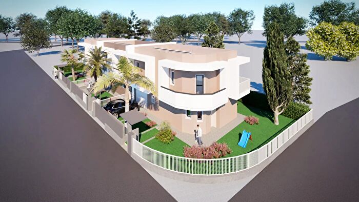 Casa quadrilocale in vendita in Via Frassino Snc, Peschiera Del Garda