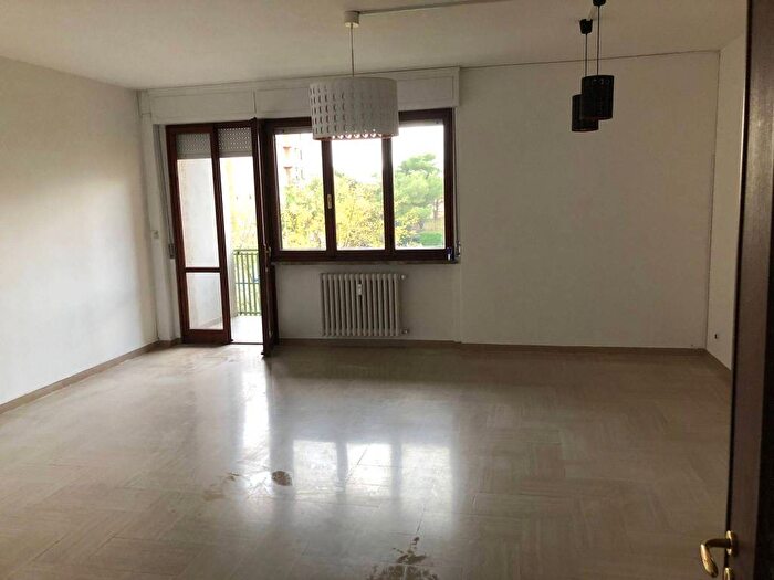 Appartamento con 5 locali in affitto in Goito Montebello, Livorno