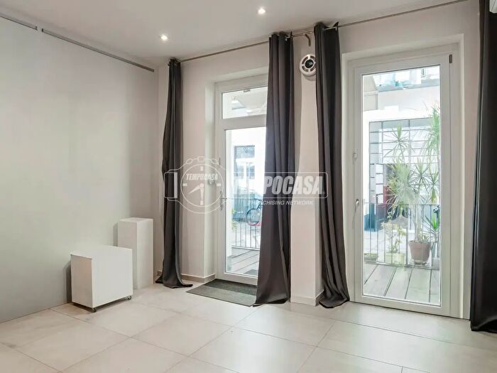 Appartamento trilocale in vendita in Via Pollenzo, Torino