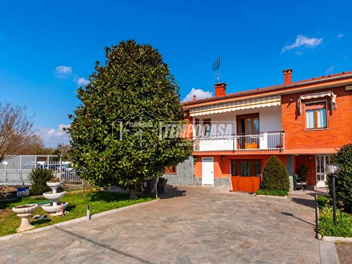 Casa con 5 locali in vendita in Via Marie Curie, Chivasso