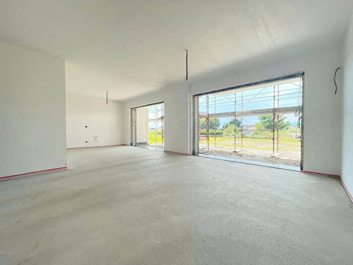 Appartamento quadrilocale in vendita in Via Ratti, Bizzarone