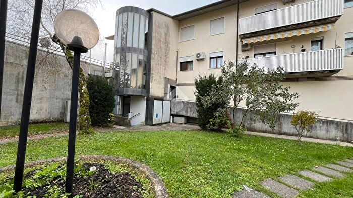 Appartamento trilocale in vendita in Via Due Muri, Polcenigo