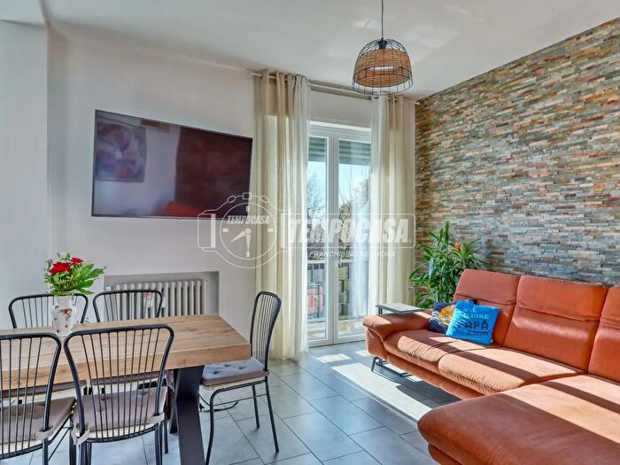 Appartamento trilocale in vendita in Induno Olona