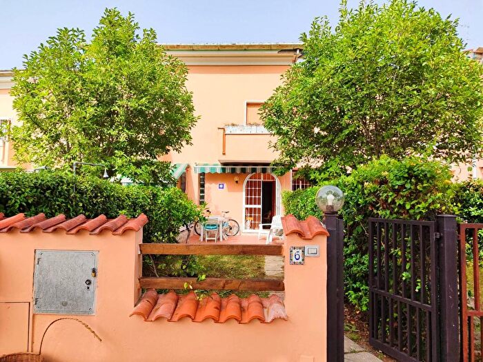 Casa quadrilocale in affitto in Via America, Bella Farnia, Sabaudia