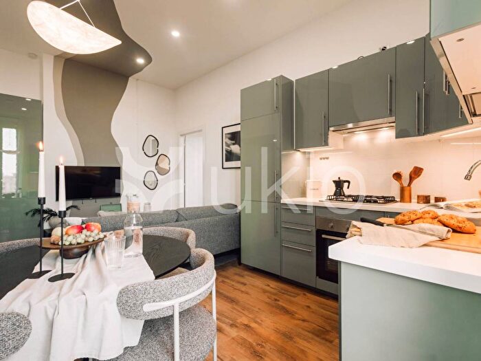 Appartamento bilocale in affitto in Cenisio, Milano