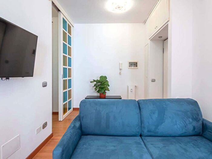 Appartamento trilocale in affitto in Via Lodovico Muratori, Porta Romana Medaglie d'Oro, Milano