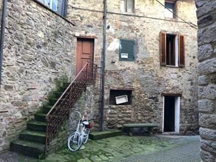 Appartamento con 6 locali in vendita in Via Alessandra, Perugia