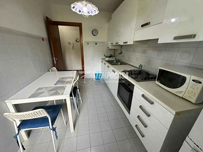 Appartamento trilocale in vendita in Via Capuana, Rho