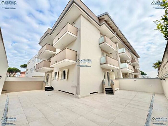 Appartamento trilocale in vendita in Via Giorgio Amendola, Parete