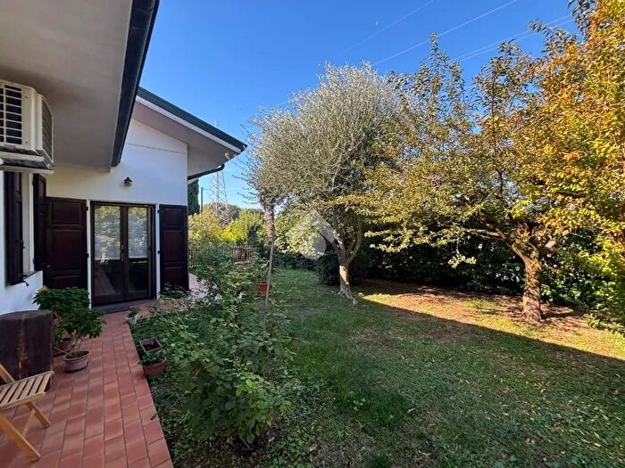 Casa quadrilocale in vendita in Via Mazzini, San Giorgio Bigarello
