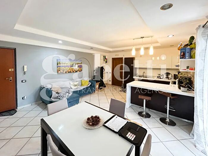 Appartamento trilocale in vendita in Via Grotta dellOlmo, Giugliano In Campania