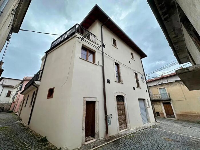 Casa quadrilocale in vendita in Via Colle Snc, San Demetrio Ne' Vestini