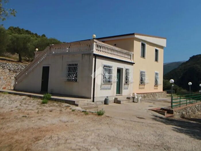Appartamento quadrilocale in vendita in Localita ' Teano, Camerota