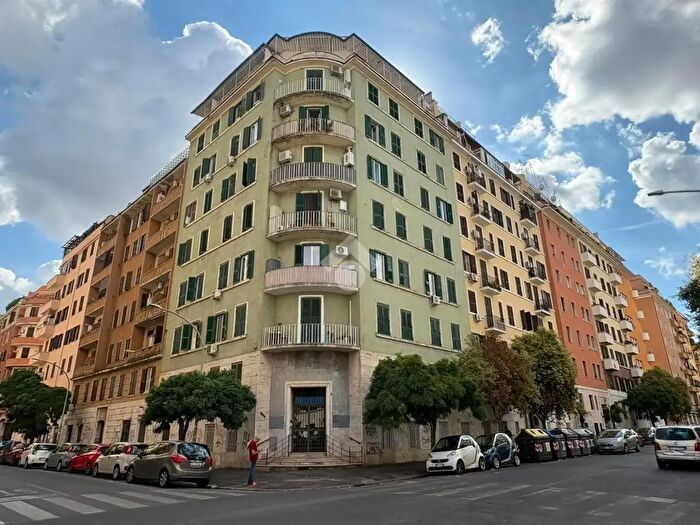 Appartamento bilocale in vendita in Via Baccarini, Roma
