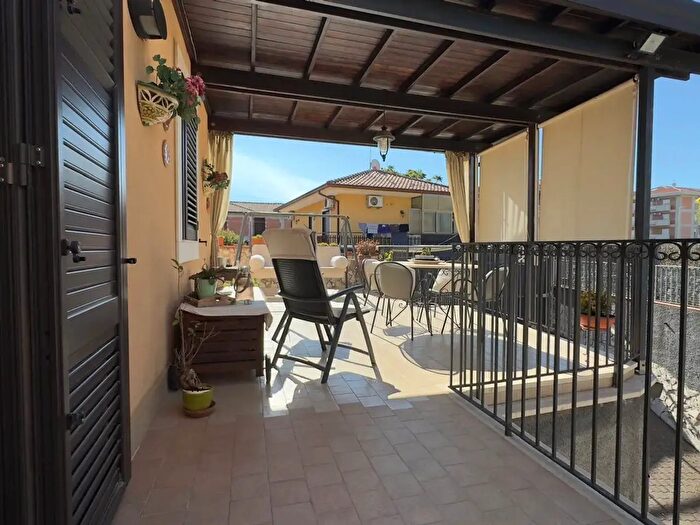 Casa con 7 locali in vendita in Via Monza, San Giovanni La Punta