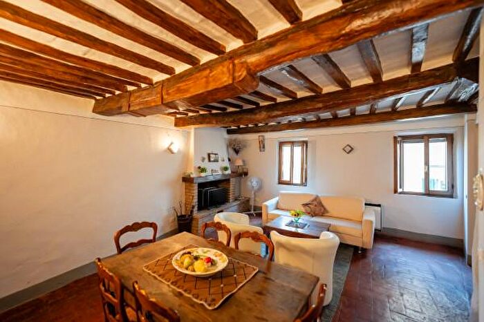 Appartamento con 5 locali in vendita in Via Mazzuoli, Cortona