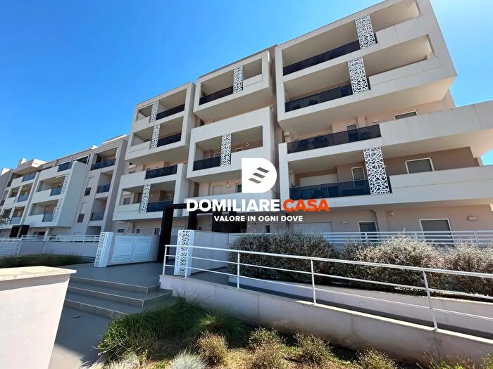 Appartamento con 5 locali in vendita in Via Mario Ronzini, Lecce