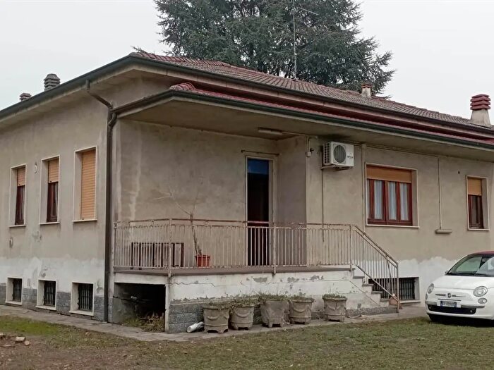 Casa con 5 locali in vendita in Garlasco