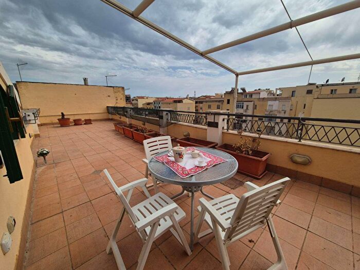 Casa quadrilocale in vendita in Via Vittorio Emanuele, Alghero