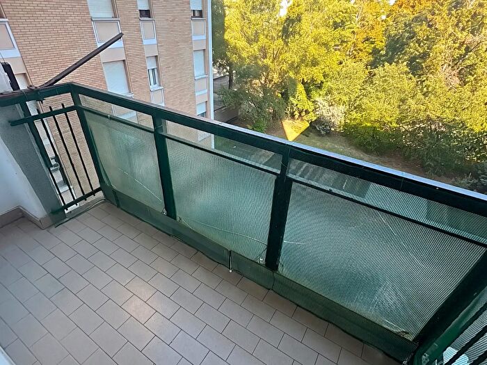 Appartamento trilocale in vendita in Via Nino Bertocchi, Bologna