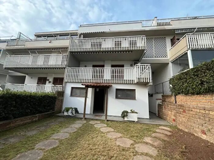 Casa con 5 locali in affitto in Lungomare Guglielmo Marconi, Santa Marinella