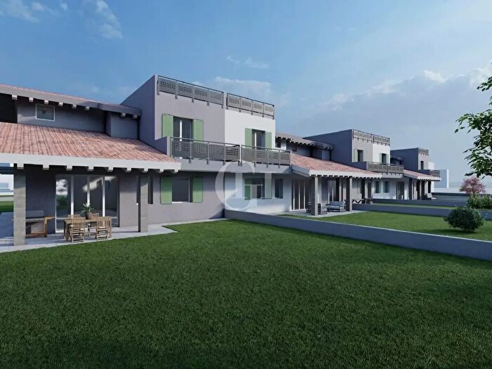 Casa quadrilocale in vendita in Verona