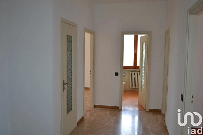 Appartamento con 8 locali in vendita in Piazza Prunotto, Alba