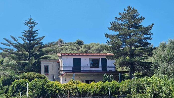 Casa con 6 locali in vendita in Termini Imerese